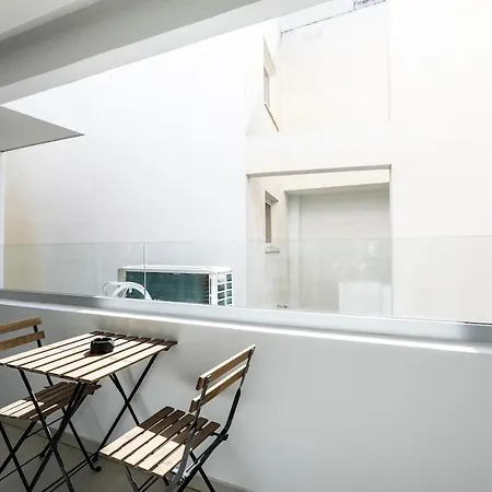 Spacious 1-bedroom Flat 3 Minutes From The Beach! Larnaca