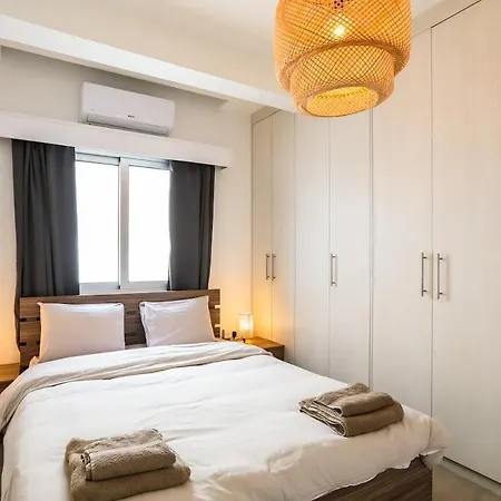 Spacious 1-bedroom Flat 3 Minutes From The Beach! Apartment