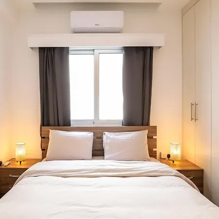 Spacious 1-bedroom Flat 3 Minutes From The Beach! * Larnaca